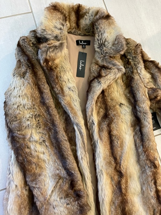 NWT Lulus Haute Couture Tan Faux Mink Long Coat Brown - Size M - Picture 3 of 4